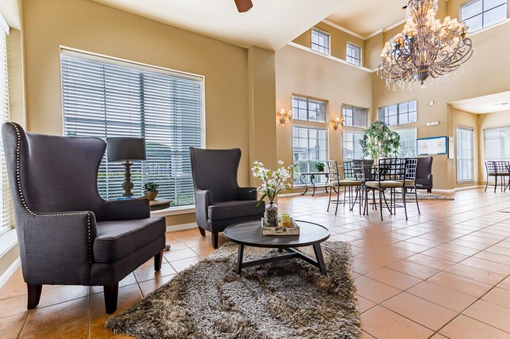 CHATEAU DES LIONS APARTMENT HOMES Updated September 2024 29 Photos