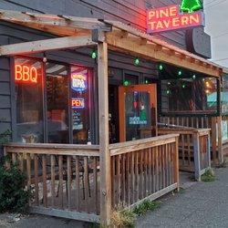 Pine Tavern - Front entrance
