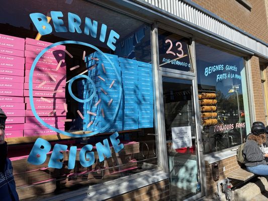 Bernie Beigne by null