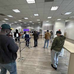 Wells Fargo Bank - Long lines every weekend