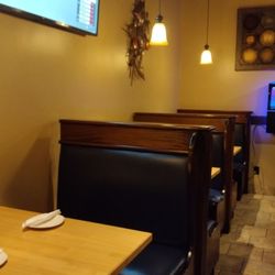 Vazzy's of Stratford - Booths in bar area