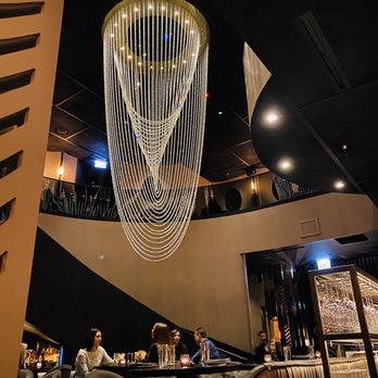 BLVD Steakhouse - Main gorgeous chandelier - New American Near Me - Chicago, Illinois
