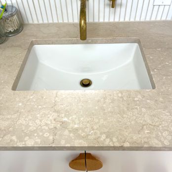 Giallo Stone - Primary bathroom - crema Marfil slab - Kitchen & Bath Near Me - Los Angeles, California
