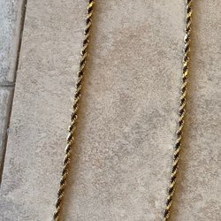 Towne Jewelers' Shoppe - San Marcos - This chain was much brighter after they cleaned it.