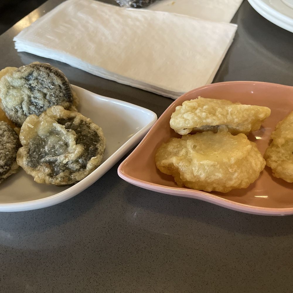 Tempura Oreo and bananas Tempura Oreo and bananas