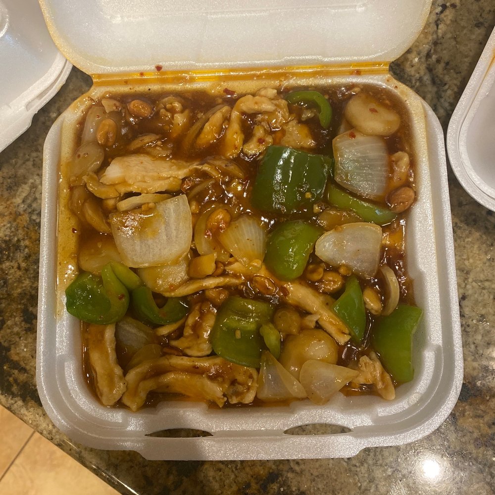 Ruby Garden - a takeout container of chicken and vegetables - Vietnamese Near Me - Georgetown, Texas Ruby Garden - a takeout container of chicken and vegetables - Vietnamese Near Me - Georgetown, Texas