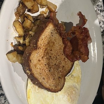 The Barn Cafe - The Traditional Breakfast (missing a couple of bacon strips) - American Near Me - Hillsville, Virginia The Barn Cafe - The Traditional Breakfast (missing a couple of bacon strips) - American Near Me - Hillsville, Virginia