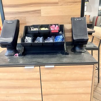 Jack's Family Restaurant - Condiment station - Fast Food Near Me - Birmingham, Alabama