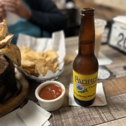 Mariscos Los Chavalones - Beer and chips