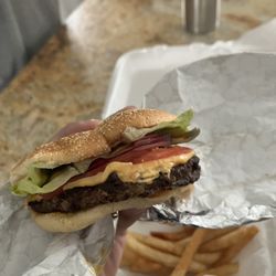 Glenhaven Grill - Cheeseburger with all the standard toppings.