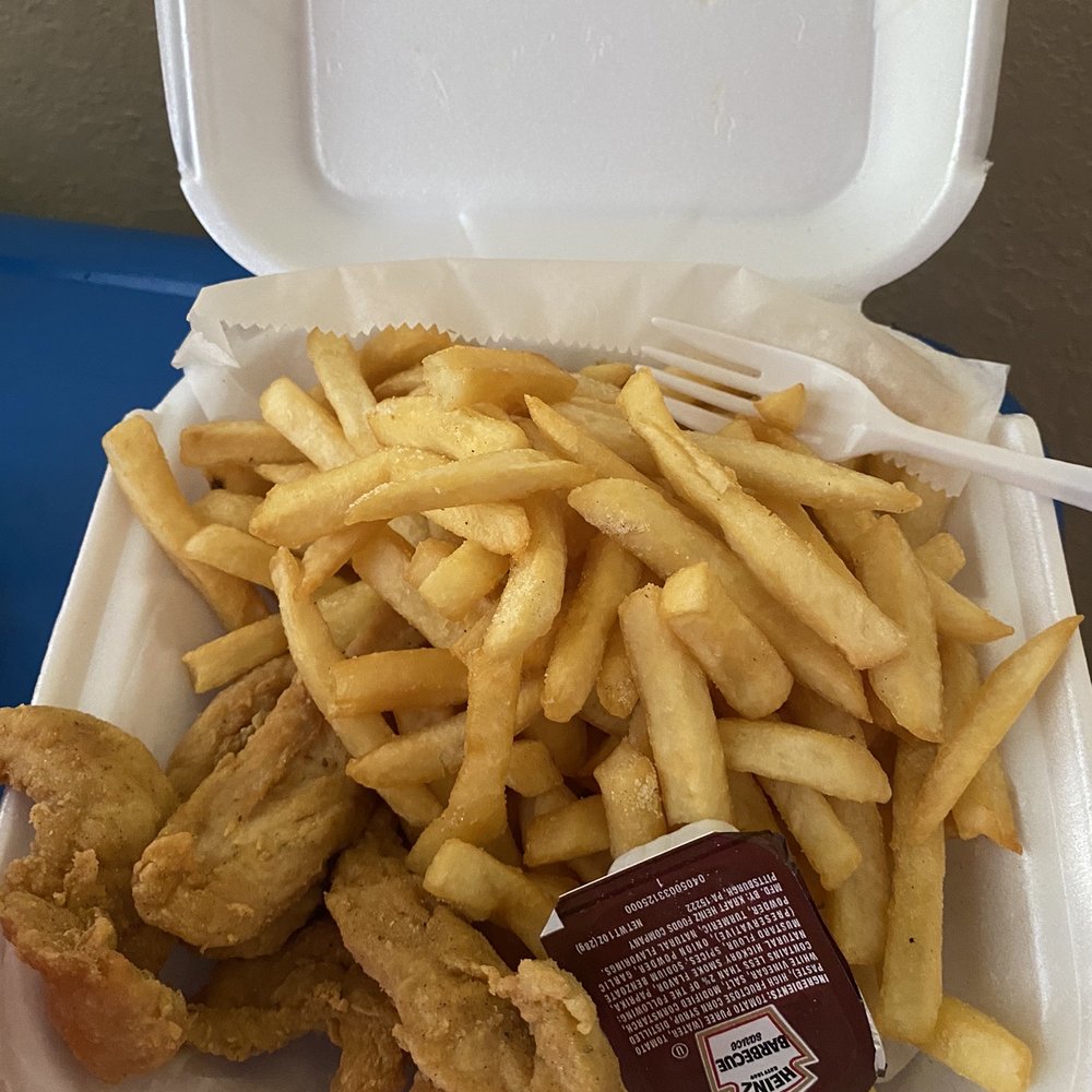 Snappers Fish & Chicken - Extra lemon pepper fries - Seafood Near Me - Miami, Florida Snappers Fish & Chicken - Extra lemon pepper fries - Seafood Near Me - Miami, Florida