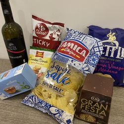 Carrefour - Snacks! 1st night in Italy!!