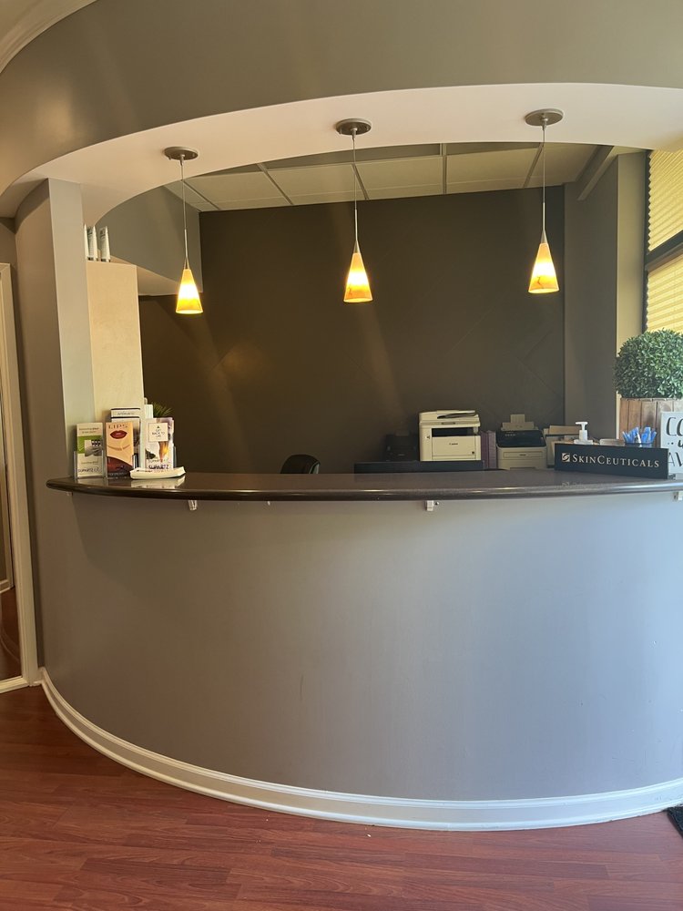 Windward Healthcare and Aesthetics  Logo