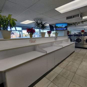 SK Coin Laundry - Folding station - Laundromat Near Me - Fullerton, California