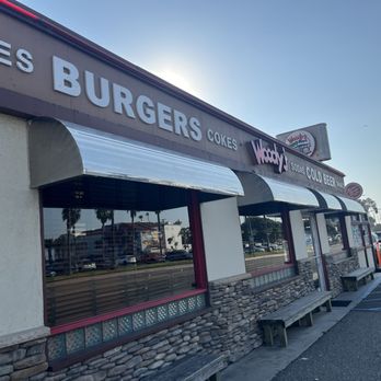 Woody's Diner - Cute little diner off of PCH, a brief walk from the beach. - Diners Near Me - Sunset Beach, California