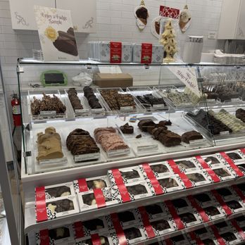 Kilwins Ice Cream - Chocolate - Fudge - Single Piece of Fudge - Ice Cream & Frozen Yogurt Near Me - Washington, DC, District of Columbia Kilwins Ice Cream - Chocolate - Fudge - Single Piece of Fudge - Ice Cream & Frozen Yogurt Near Me - Washington, DC, District of Columbia