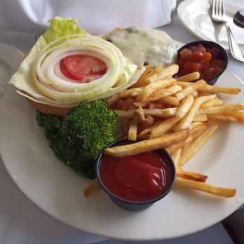 Skylon Tower - Burger - Canadian (New) Near Me - Niagara Falls, Ontario Skylon Tower - Burger - Canadian (New) Near Me - Niagara Falls, Ontario