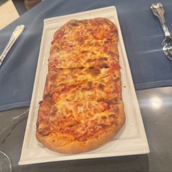Rain 903 Restaurant & Lounge - Cheese pizza