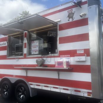 Leonard's Bakery - Food Trucks Near Me - Kaneohe, Hawaii Leonard's Bakery - Food Trucks Near Me - Kaneohe, Hawaii