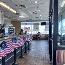 Huddle House - Inside of Huddle House