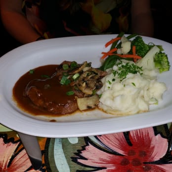 Kilauea Lodge - New York Angus steak with mixed vegetables and mashed potatoes - Hotels Near Me - Volcano, Hawaii Kilauea Lodge - New York Angus steak with mixed vegetables and mashed potatoes - Hotels Near Me - Volcano, Hawaii