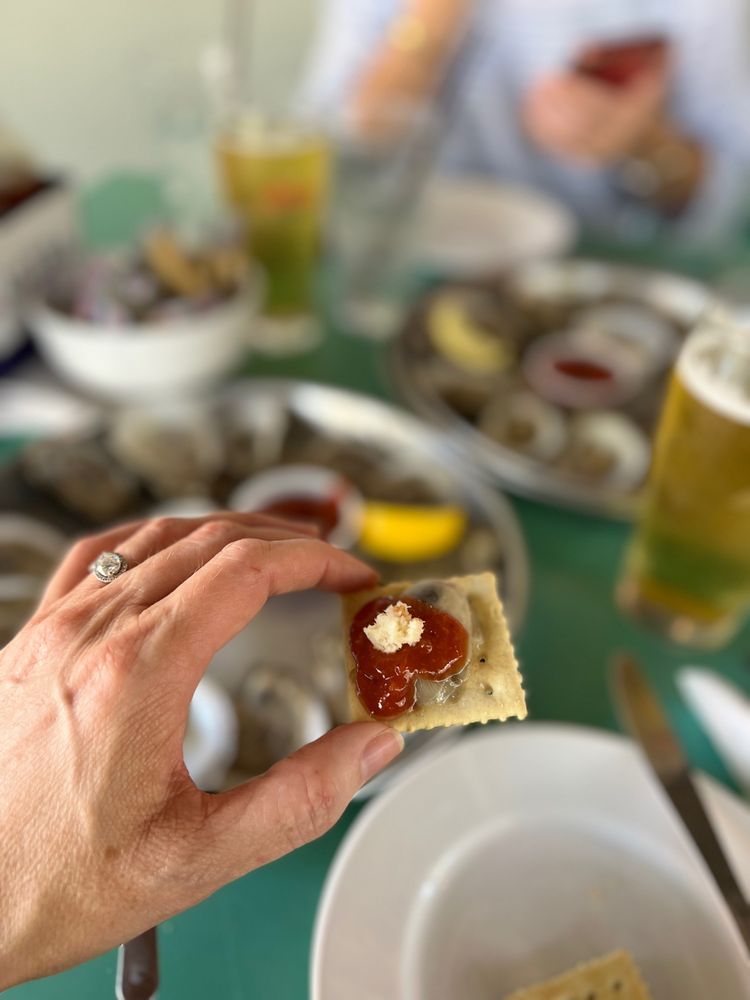 Sliders Oyster Bar Logo