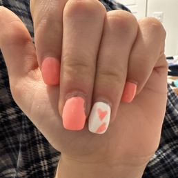 Chipped nail, uneven shaping (wanted coffin not square), super long lengthy hearts Chipped nail, uneven shaping (wanted coffin not square), super long lengthy hearts