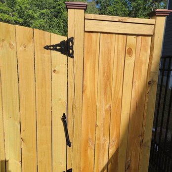 Harrison Fence - Deep and wide cracks in 4x4 post running thru hinge placement - Fences & Gates Near Me - Apex, North Carolina Harrison Fence - Deep and wide cracks in 4x4 post running thru hinge placement - Fences & Gates Near Me - Apex, North Carolina