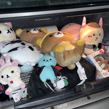 Round1 Bowling & Arcade - Concord - Claw machine haul with a friend! - Karaoke Near Me - Concord, California