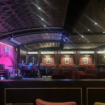 Hearsay Arlington - They are open tonight for fireworks, July 3rd!!! Amazing environment!! Beautiful decorations. Cody, the bartender is fabulous. Great wine. - Lounges Near Me - Arlington, Texas
