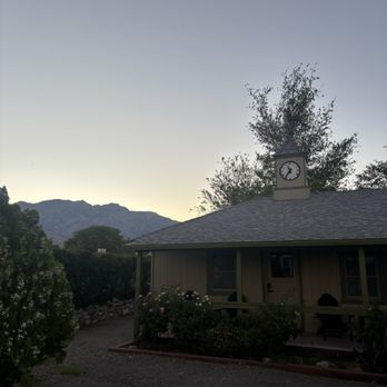 Eastern Sierra Motor Lodge - Hotels Near Me - Independence, California Eastern Sierra Motor Lodge - Hotels Near Me - Independence, California