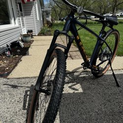 Sumbaum Cyclery - Trek Marlin 5