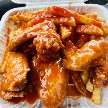 Howard China - 4 wing and fries wit Mumbo sauce - Chinese Near Me - Washington, DC, District of Columbia
