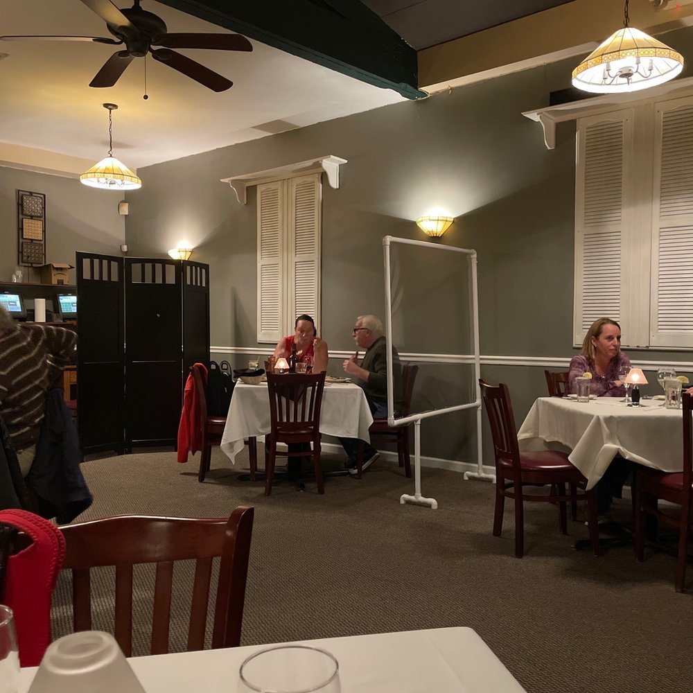 Fernando's Grille - Interior - American Near Me - Hightstown, New Jersey