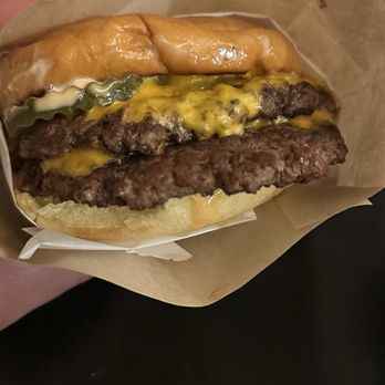 Diner Noche - Smash Burger - Diners Near Me - Costa Mesa, California