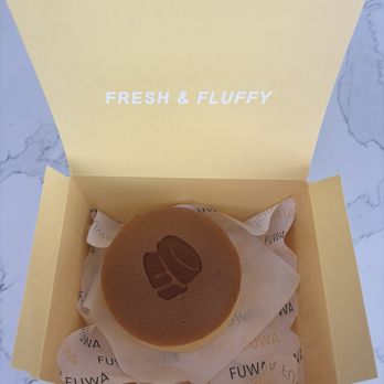 Fluffy Fluffy Dessert Cafe - Soufflé Cheesecake-Original (flavour) 5" - Bakeries Near Me - Markham, Ontario