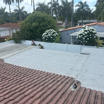 Level Up Contractors - Rear Flat Roof - Roofing Near Me - Oakland Park, Florida Level Up Contractors - Rear Flat Roof - Roofing Near Me - Oakland Park, Florida