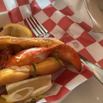 Bread & Brine - Classic Maine Lobster Roll - Seafood Near Me - Hastings on Hudson, New York