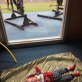 Crossfit Chisel - My son watching class from the kid's room - Interval Training Gyms Near Me - Chicago, Illinois
