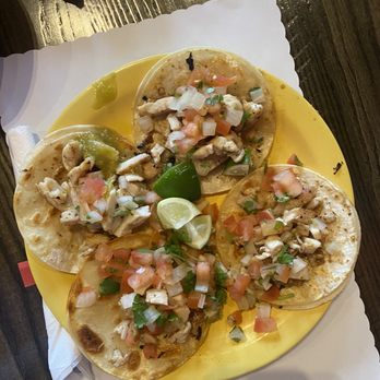 La Hacienda - Tacos de pollo asado - Mexican Near Me - South Jordan, Utah