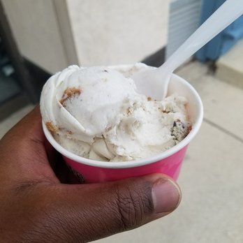 Kimmer's Ice cream - Blueberry Muffin - Ice Cream & Frozen Yogurt Near Me - Wheaton, Illinois Kimmer's Ice cream - Blueberry Muffin - Ice Cream & Frozen Yogurt Near Me - Wheaton, Illinois