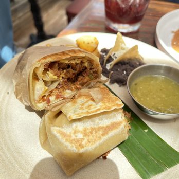 Tótem - Chicharrones burrito - a smashing hit. So delicious, yet light and filling at the same time. - Coffee & Tea Near Me - Mazatlán, SIN Tótem - Chicharrones burrito - a smashing hit. So delicious, yet light and filling at the same time. - Coffee & Tea Near Me - Mazatlán, SIN