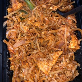 Thai Box - Pad Thai with chicken - Thai Near Me - Allen, Texas Thai Box - Pad Thai with chicken - Thai Near Me - Allen, Texas