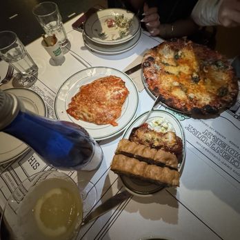 Jon & Vinny's Studio City - Table - Italian Near Me - Los Angeles, California Jon & Vinny's Studio City - Table - Italian Near Me - Los Angeles, California