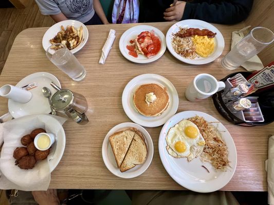 Denny's Restaurant by null