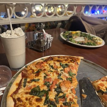 Trattoria Bella Sera - 14" Margherita Pizza Italian Soda - Italian Near Me - El Paso, Texas
