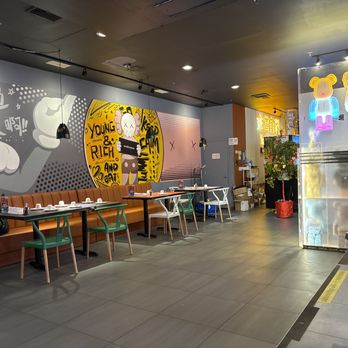 Young And Rich - Trendy decor - Chinese Near Me - Flushing, New York Young And Rich - Trendy decor - Chinese Near Me - Flushing, New York