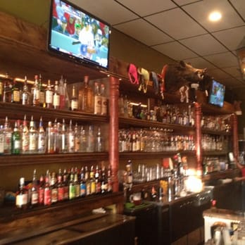 Cincinnati Bar & Grill - Alot of choices if you find yourself thirsty! - Cocktail Bars Near Me - El Paso, Texas
