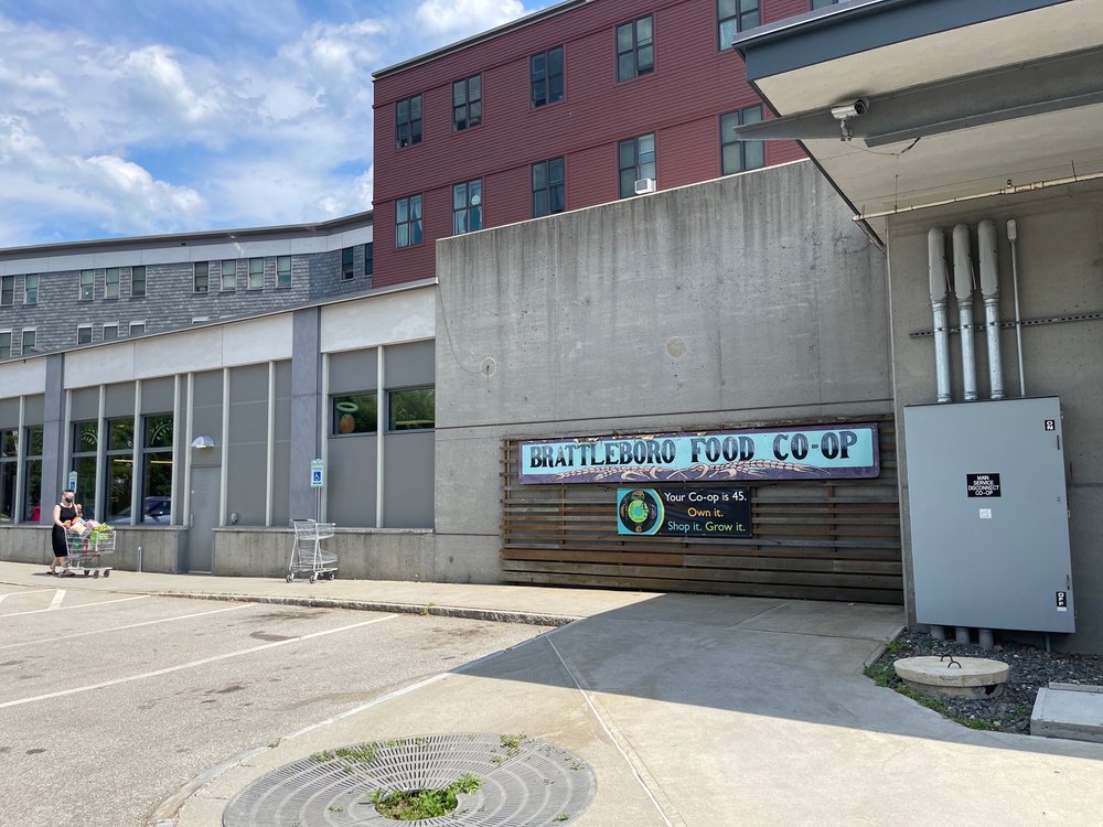 BRATTLEBORO FOOD Updated August 2024 58 Photos & 108 Reviews 2 Main St, Brattleboro
