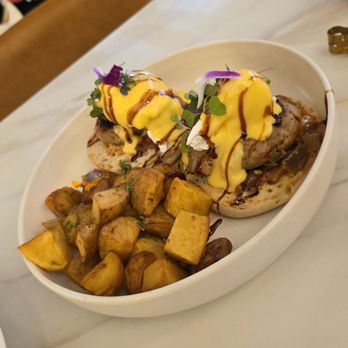 GIWA - Korean patty eggs Benedict - Breakfast & Brunch Near Me - Santa Clara, California